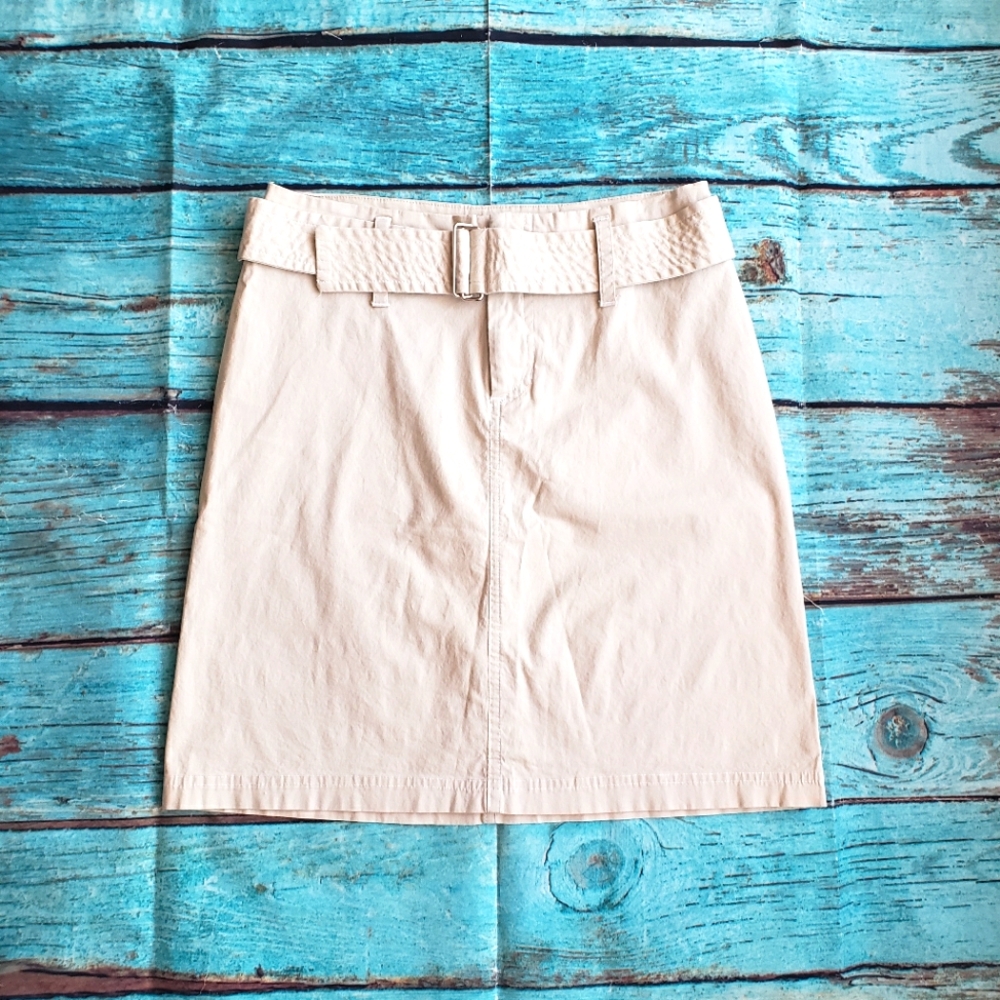 Xhilaration belted skirt size small